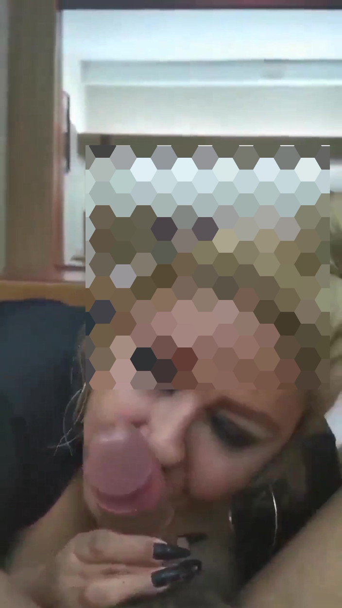 VioletOffer97: Adoro Soffocare Con Il Suo Pene