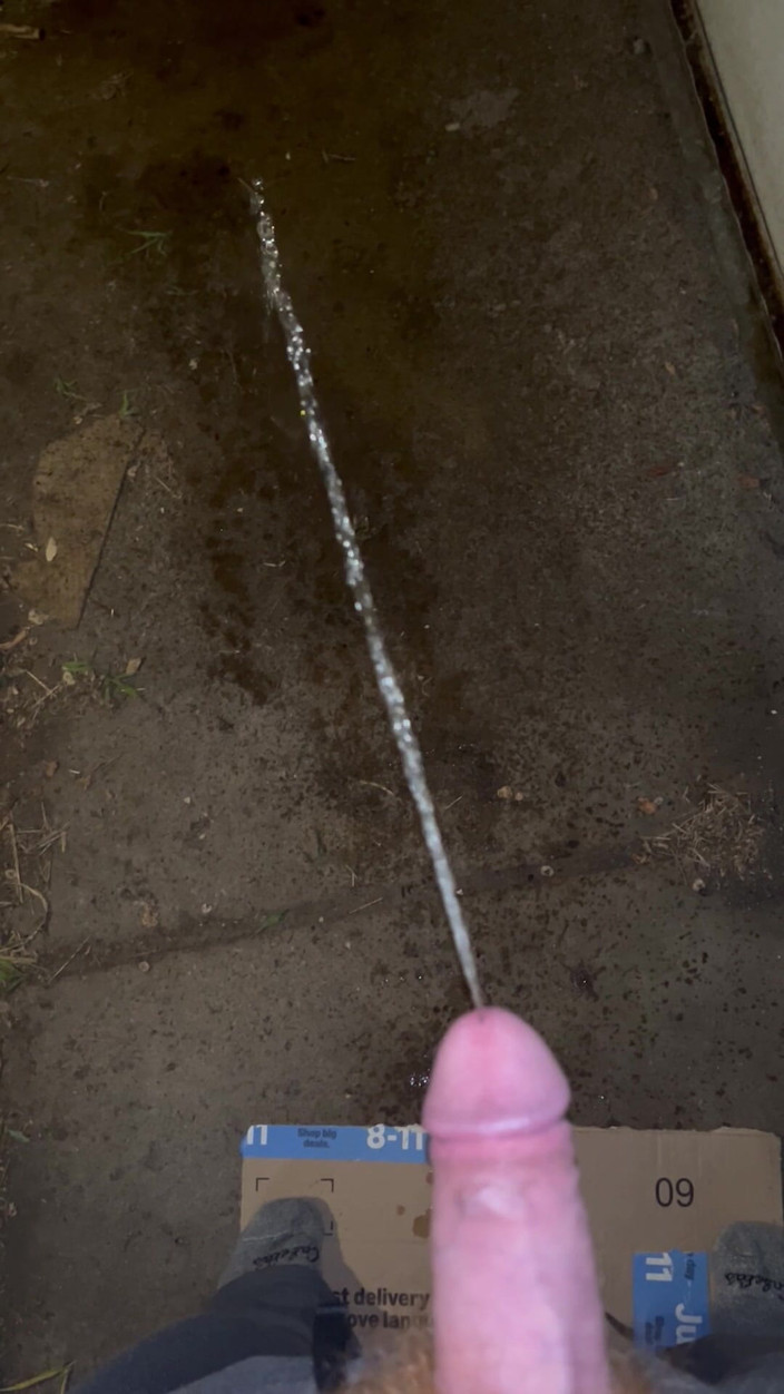 Big Baz: Xuất tinh sau đó đi tiểu sau đó đi tiểu nhiều hơn!