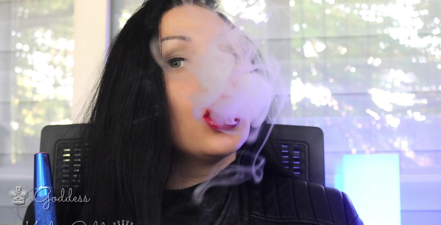 Goddess Misha Goldy: Büyük kırmızı baştan çıkarma ve büyük nargile dumanıma boşal! 2