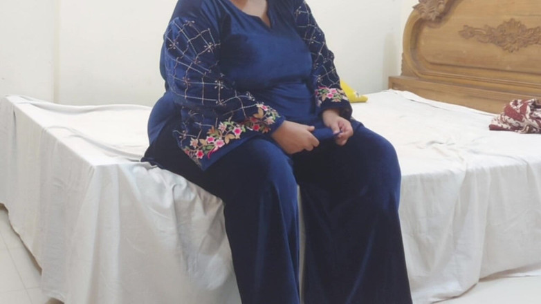 Your Boy's Cum: मलेशियाई खूबसूरत विशालकाय महिला ऑफिस गर्ल की बॉस द्वारा चुदाई!