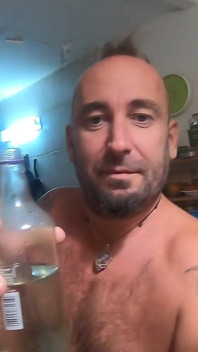 Birbirimizin çişini yutuyoruz, neredeyse bir litre yuttu