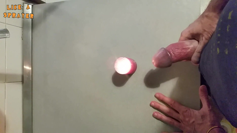 Like a sprayer: Candela eiaculazione con sega