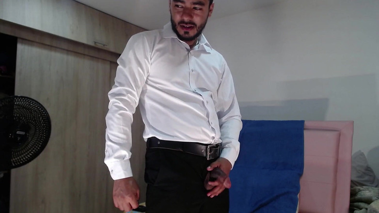 Tommhot: Tata masturbuje się i kończy po powrocie do domu z...