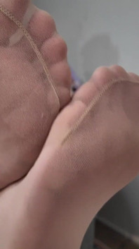 臭いパンスト熟女はあなたを魅了しますパート3