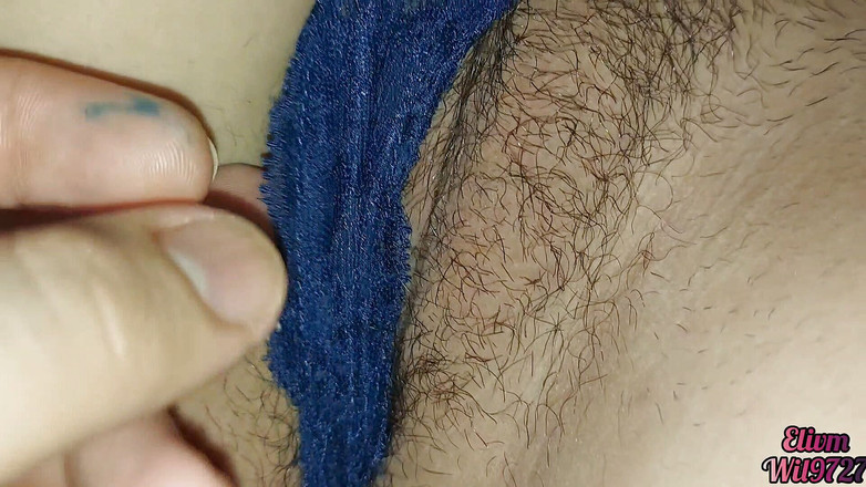 Wil9727: 看着我继妹穿着内衣的阴户