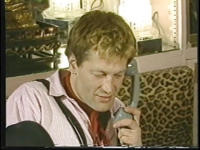 Gays Case: Twinks吮吸鸡巴并被干