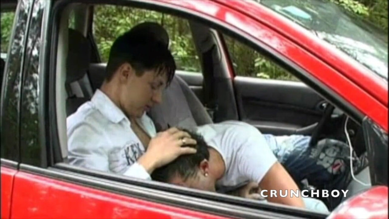 Slut twink used bareback by XXL cock: Sexy young dudes fucking in the car exhib