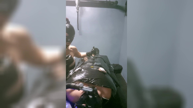 Madame Moira Dominatrix: The Slave Suffers with a Breathing Mask During Hard Dilation.