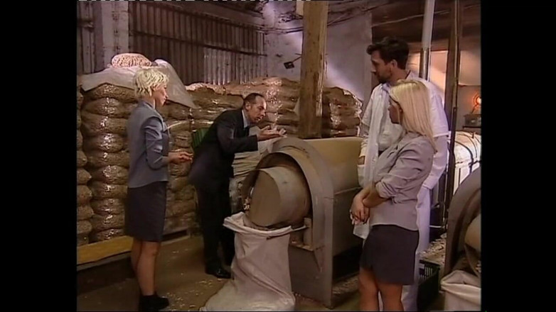 XTime Vod: Retro, vollbusige MILfs werden von schmutzigen geilen wissenschaftlern gefickt und...