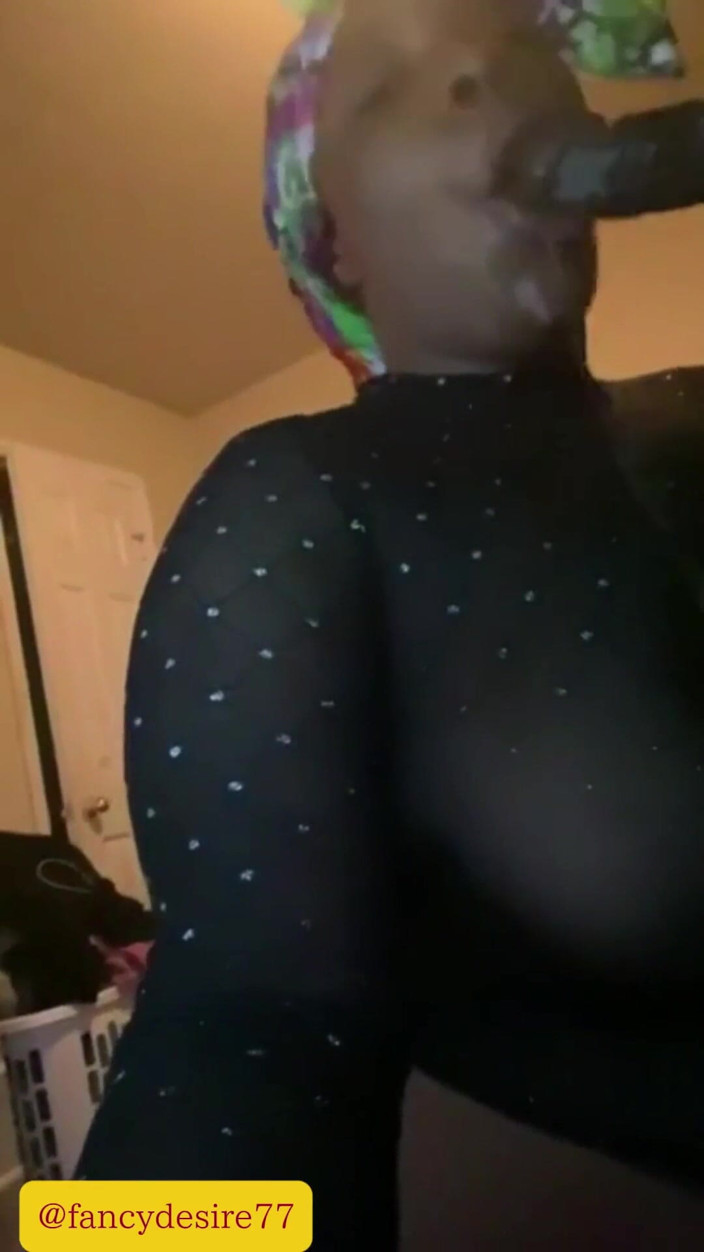 The quickie spot: Bapa tiri saya pindah masuk dengan kami dan lewat malam...