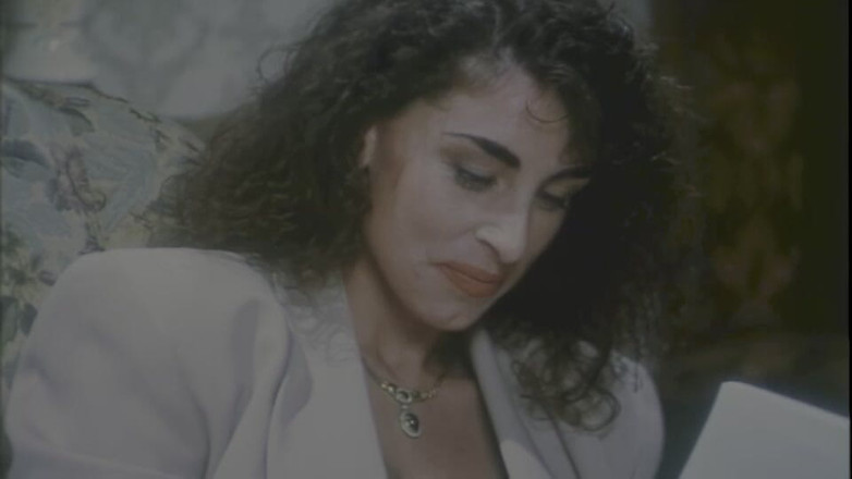 pornitaliangraffiti: イタリアンスタッドが継母と継姉とセックス