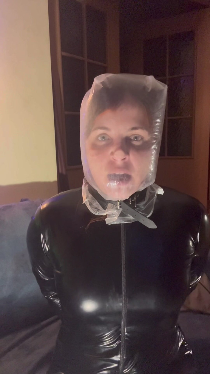 Elena917: Beg plastik ketat dan lateks