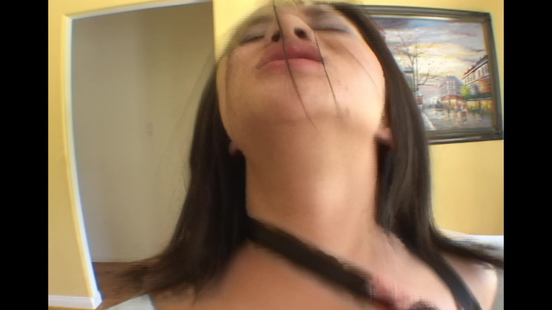 Blitzporn: Charlene Akira berijdt een grote pik als een echte pornogodin