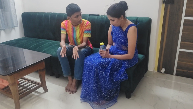 Anjalisingh_sexy: देसी पत्नी ने कमसिन लड़के को धोखा दिया और हॉट चुदाई सत्र बनाया