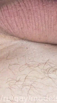 Mariquita Femboy de 18 años probó una polla gruesa en su culo apretado