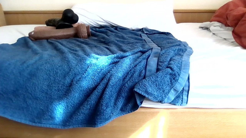 OLddaddybulge: Stara gra z dildo starym tatusiem