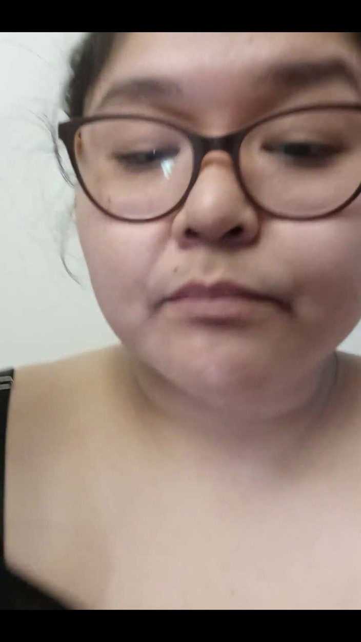 DeesDeepThroat: Dees ăn tinh ra quần lót của cô ấy!