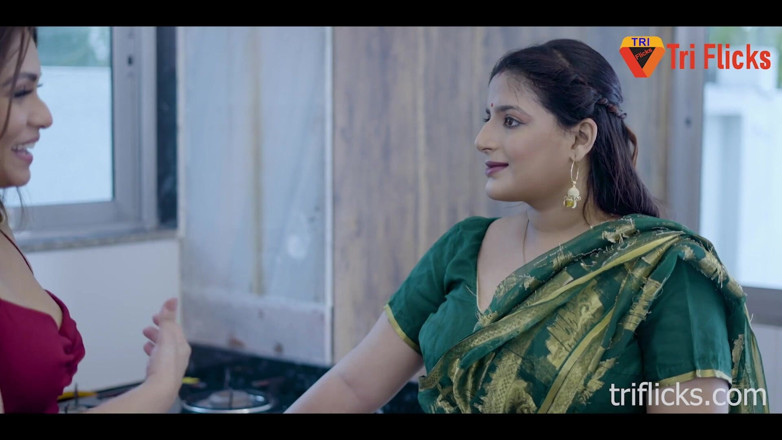 Triflicks: Garmi Saison. Scène lesbienne avec Zoya Rathore et Aysuhi Bhowmick