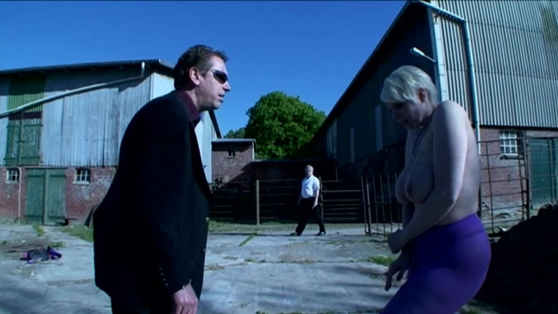 BDSM Deutschland: Zlobivá holka z farmy škádlí dvojitou penetraci