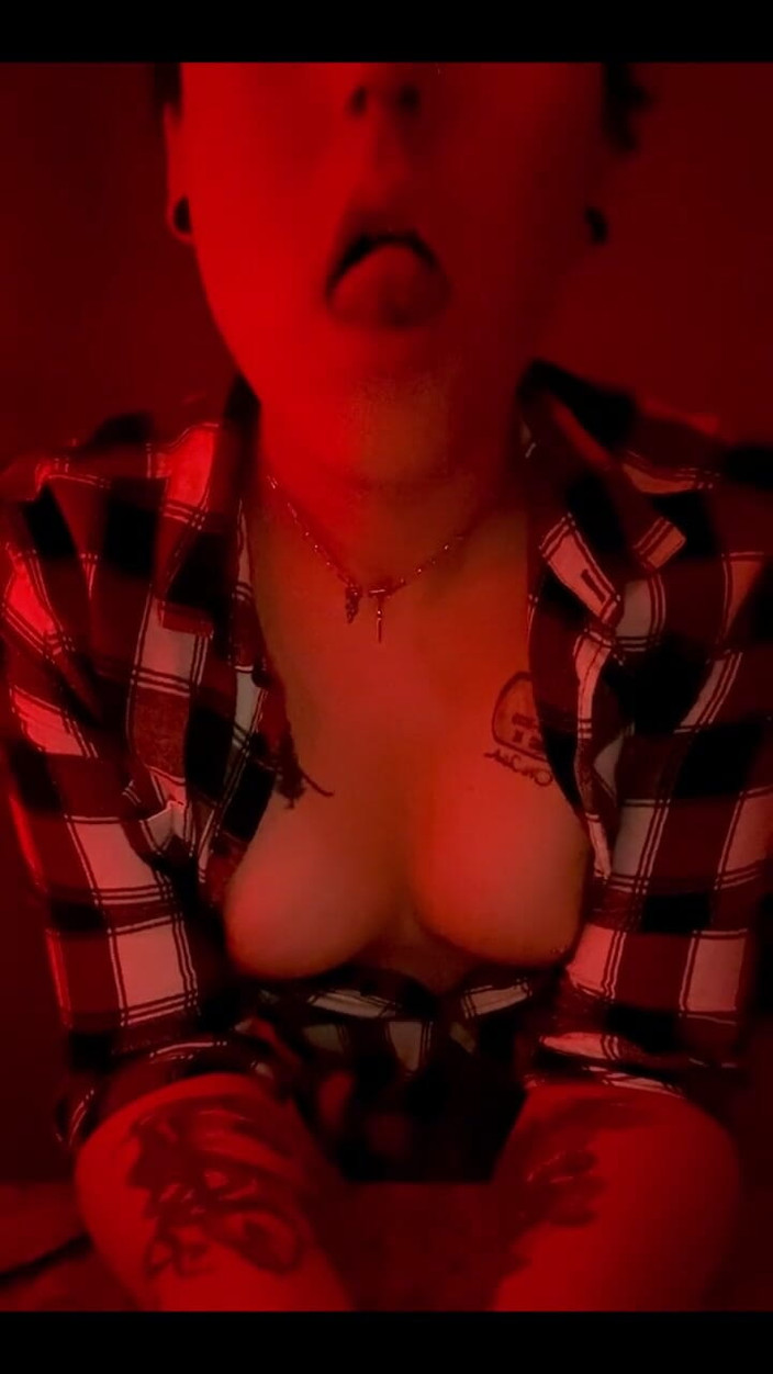 Lil Puddles: Getting Comfy