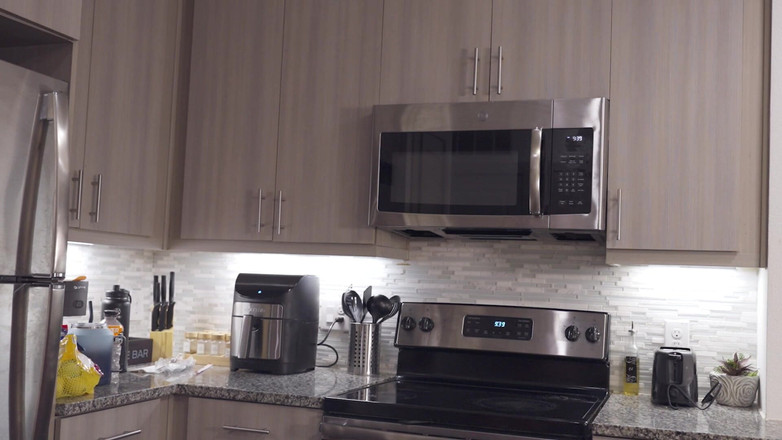 Katiekampbell: Pizza pentru cină, pizdă la desert!