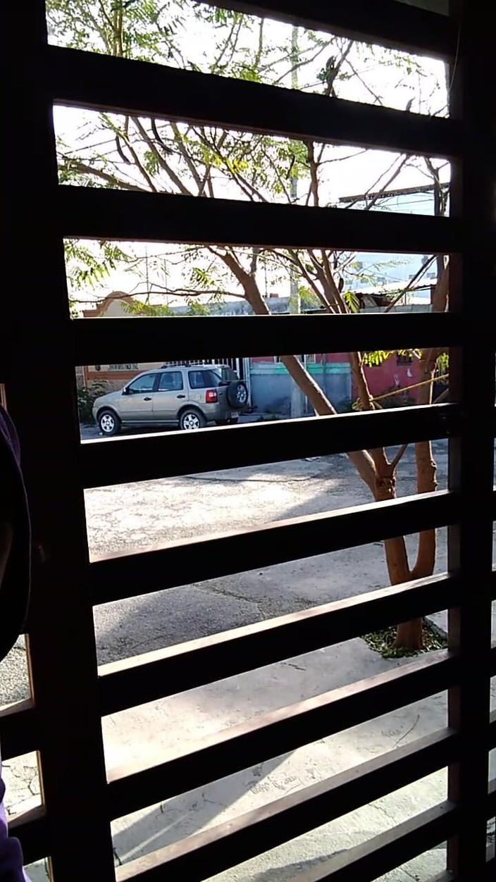 AlexAlejandro13: Duduk di kerusi Semasa Saya Melancap, Di Hadapan Pintu Rumah