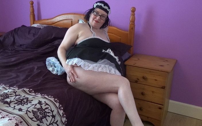 Horny vixen: French Maid Playing with Herself