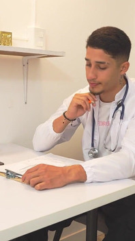 The Doctor Cures His Horny Patient's Numb Pussy by Fucking Her Wildly with His Thick Cock