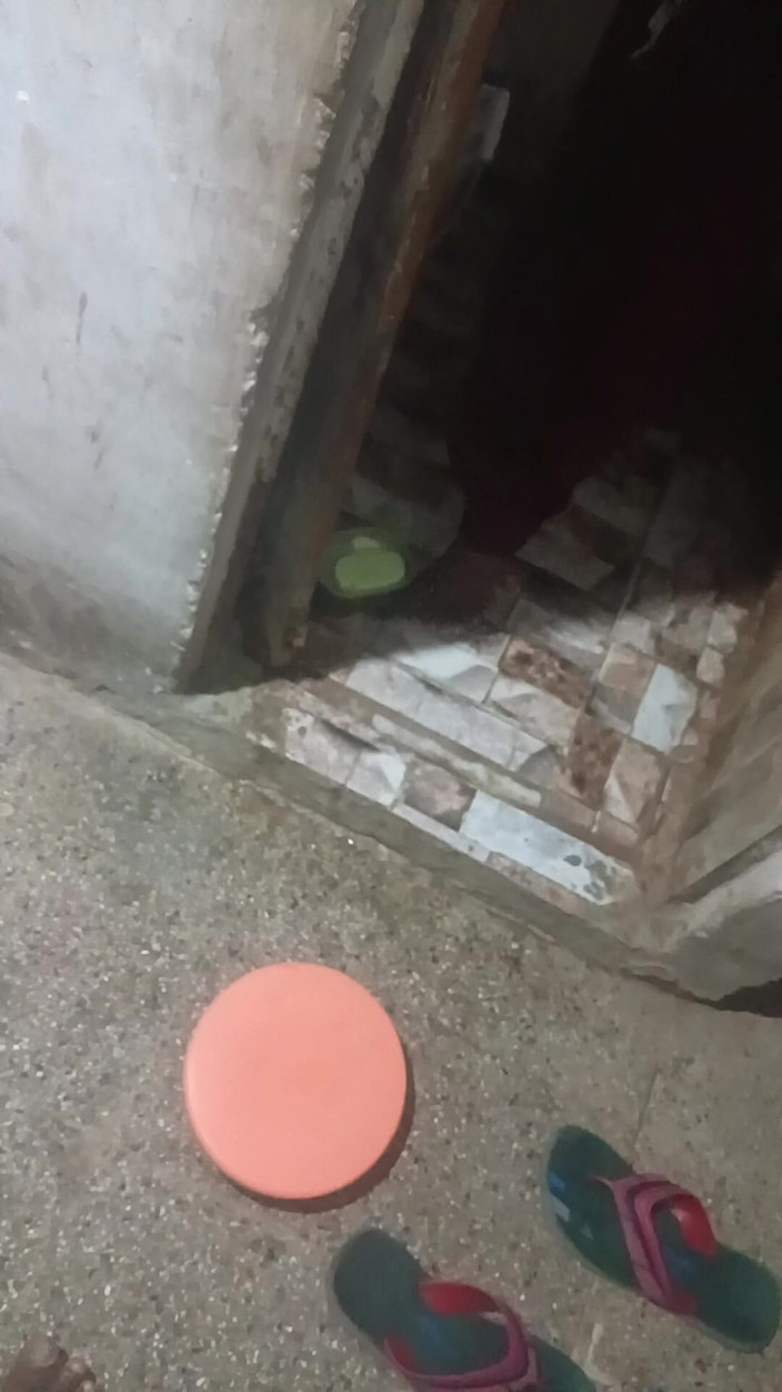 Bhabhi UP: 哥,继兄今天不在家。