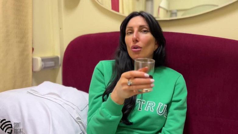 LizaVirgin: O companheiro de viagem acabou por ser uma modelo pornô