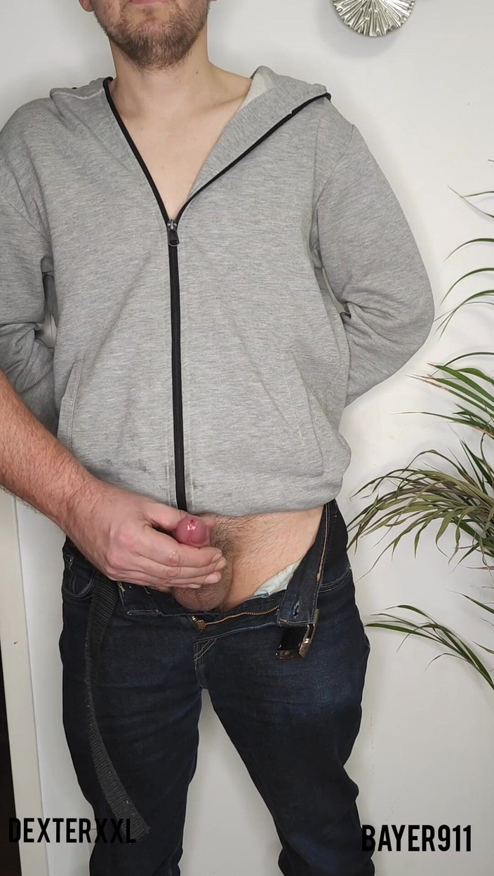 Dexterxxlfun: Branlette gay avec un ami. Dexter papa