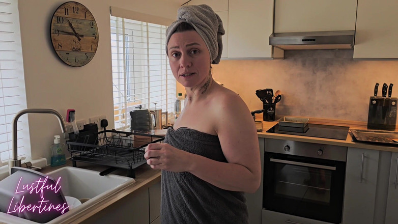 Lustful Libertines: Кримпай Для Моей Волосатой Зрелой Мачехи. Неверные Милфы Неотразимы