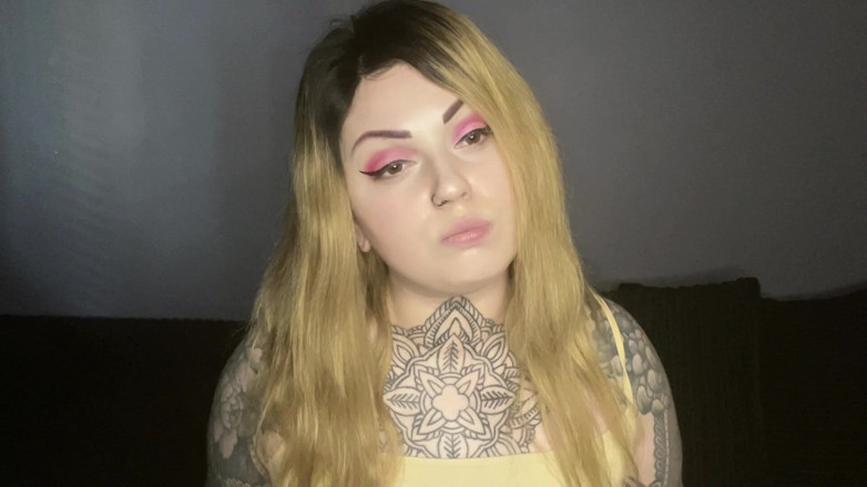 Miss Valentina: Bully bierze pieniądze na lunch