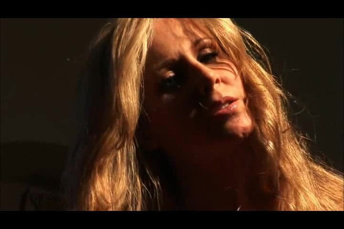 Julia Ann: Julia ann fingering di sofa