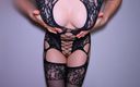 Yakira Amateur: Hete stiefmoeder rijp in bodystocking poesje neukt de pik van...