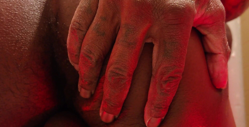 Hallelujah Johnson: Continua a mangiare il mio culo e le noci