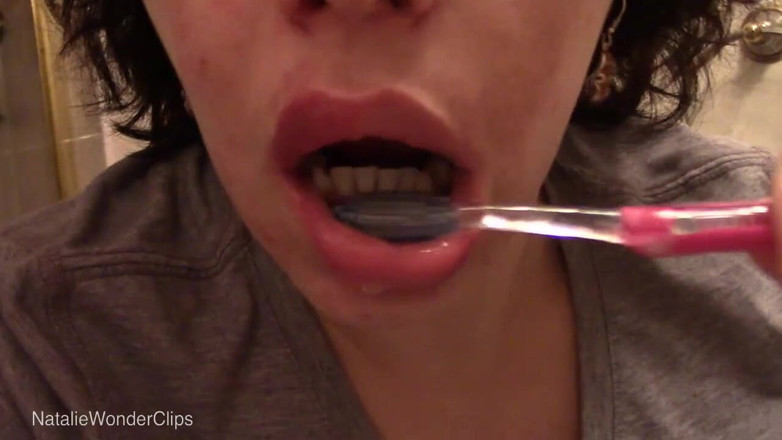 Natalie Wonder: Practicing my oral hygiene