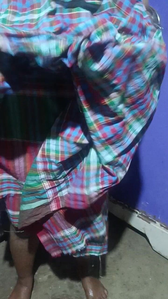 Monika Bhabhi: Hintli kadın tam açık!