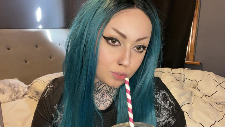 Miss Valentina: Kup My Iced Latte Bitchboy