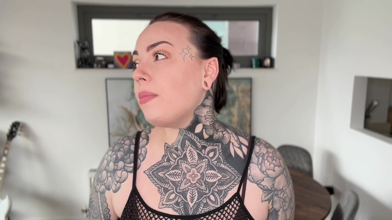 Miss Valentina: Entblößt die schlampe