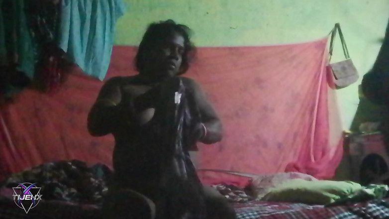 TijehX: Schöne Desi mollige bhabhi gefickt und von Devar genossen