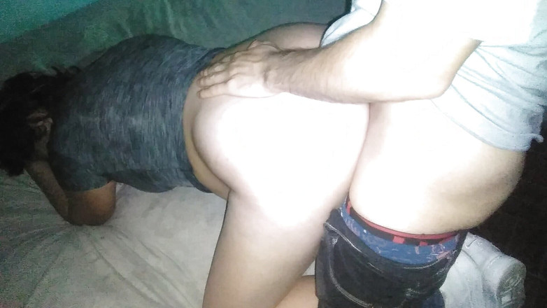 Fitcure1: Své přítelkyni v šedé košili jsem jí stáhl kalhoty a dal...