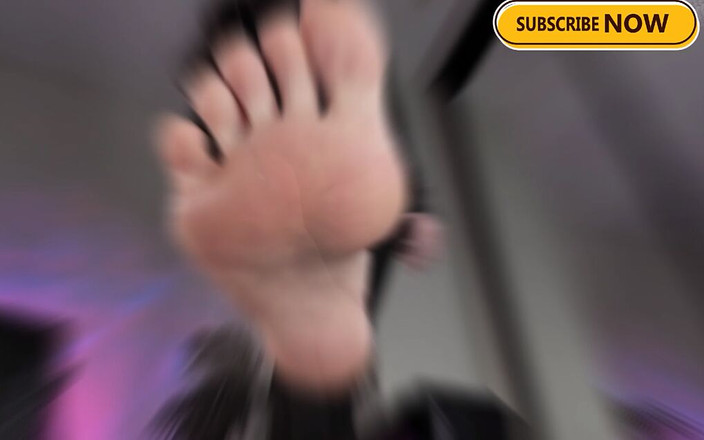 Feet lady: Dea gigantessa