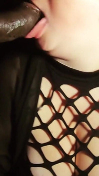 Sloppy Head From Sexy Amazon with Dick Sucking Lips
