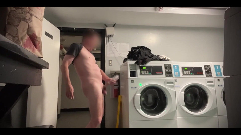 ScottyNaughty69: Ảnh khỏa thân trong khi tôi vuốt ve! Suýt bị...