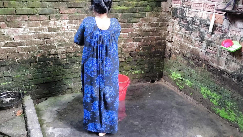 SAFI-SEXY: お風呂に入っている叔母さんを掴んで、ファックを始めました