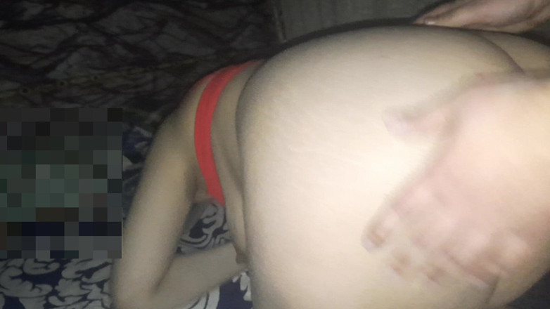 buttllover: Tight Jeans Hottie Girl Hole Banged by Big Fat Cock