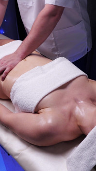 This Perverted Masseur Showed off His Dick and Came in My Mouth (!) During My Massage Session! Xsanyany