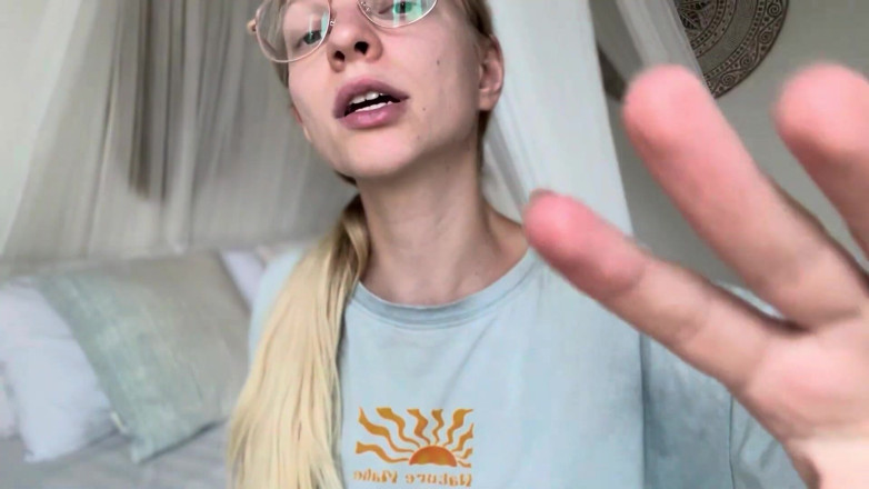 Goddess_Bella_Rae: La matrigna ti chiama un bravo ragazzo - asmr