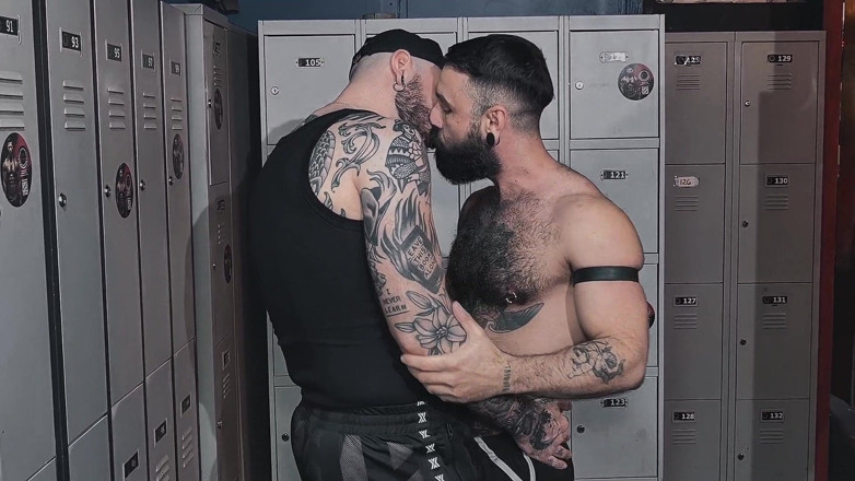 Rober_go: Hot Sweaty Fun